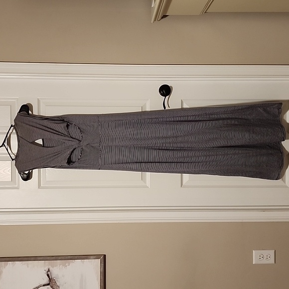 BCBGENERATION Navy and White Striped Crew Neck Maxi Dress with Back Cut Outs, M - Picture 4 of 5